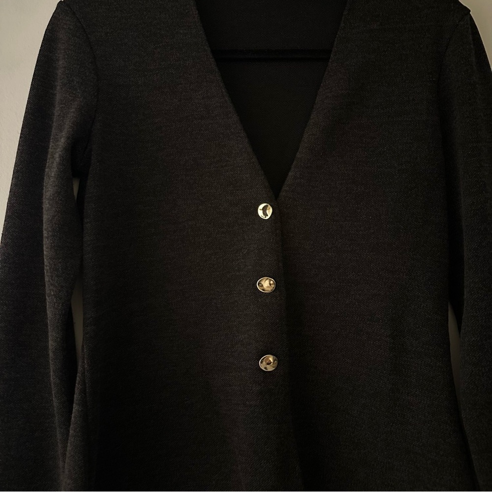 NWOT Zara v neck soft cardigan charcoal gray/gold buttons - Picture 4 of 9